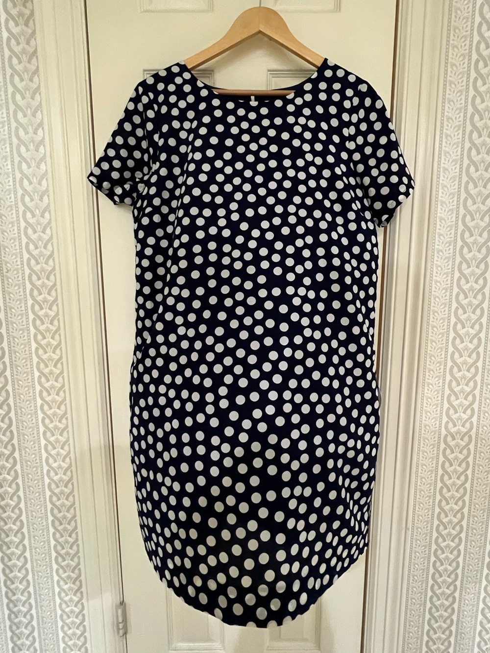 EUC J crew Polka Dot Shift Dress - Navy and White